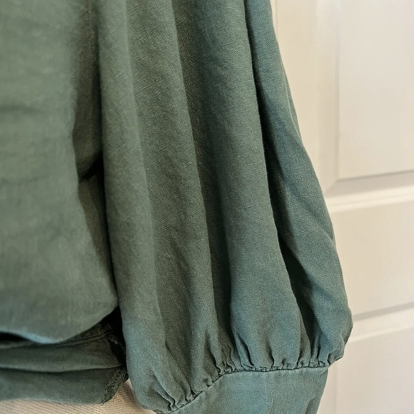 YFB Young Fabulous Broke Green Linen Blend Cropped  3/4 Shirt Women’s Large - Picture 4 of 6